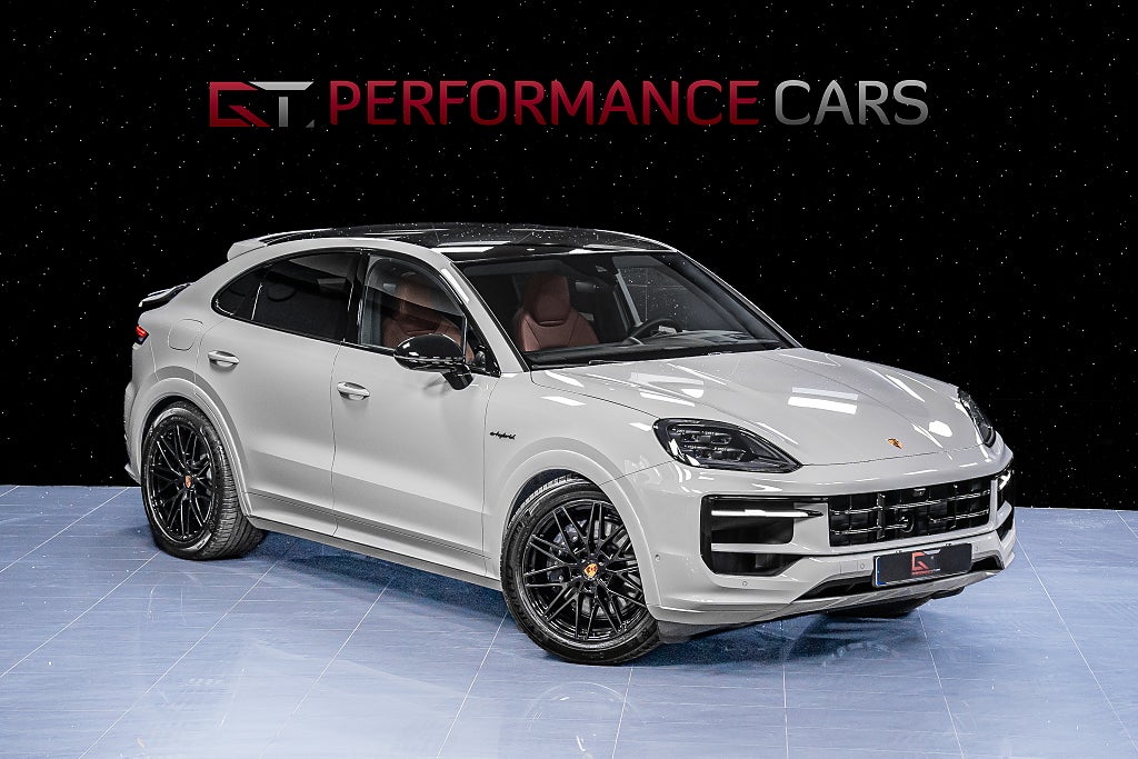 Porsche Cayenne E-Hyb Coupé BLACK EDITION 2026 MOMS Club SpDesign 4.95%