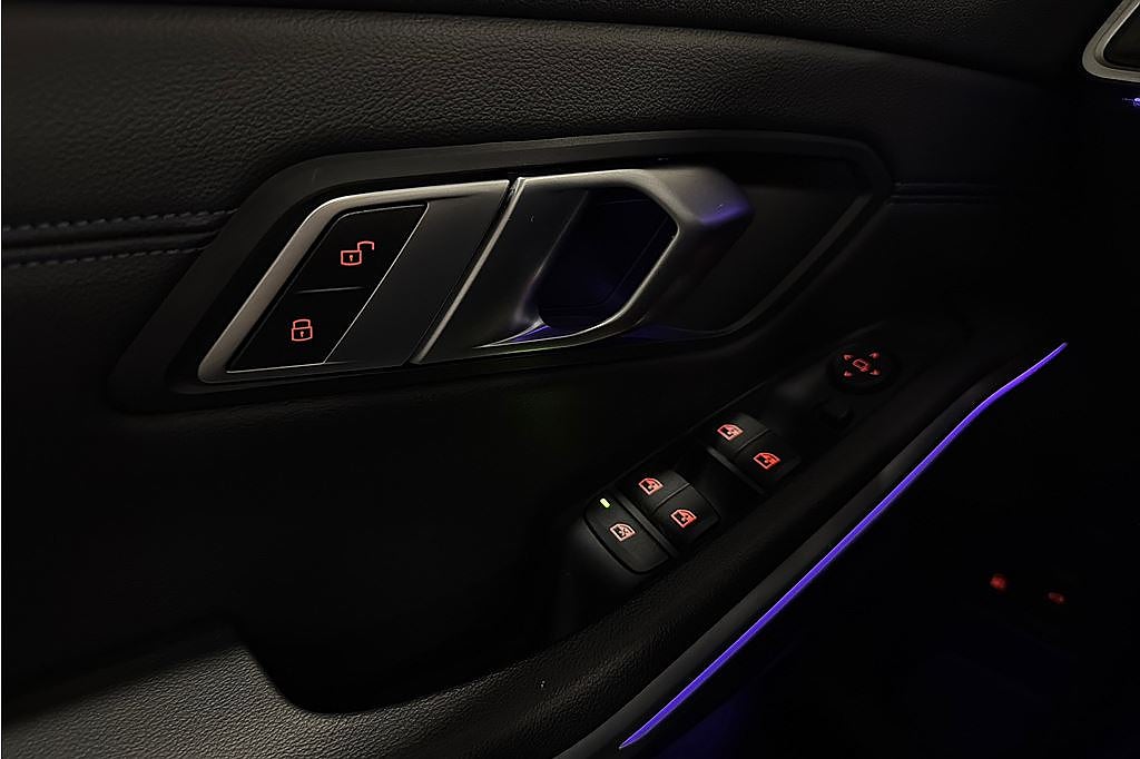 BMW 330 e Touring M-Sport, Rattvärme, HiFi, Drag