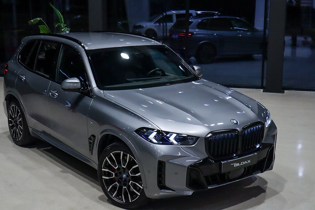 BMW X5 xDrive 50e M SPORT PRO INNOVA. INDIVUDUAL ICONIC GLOW 