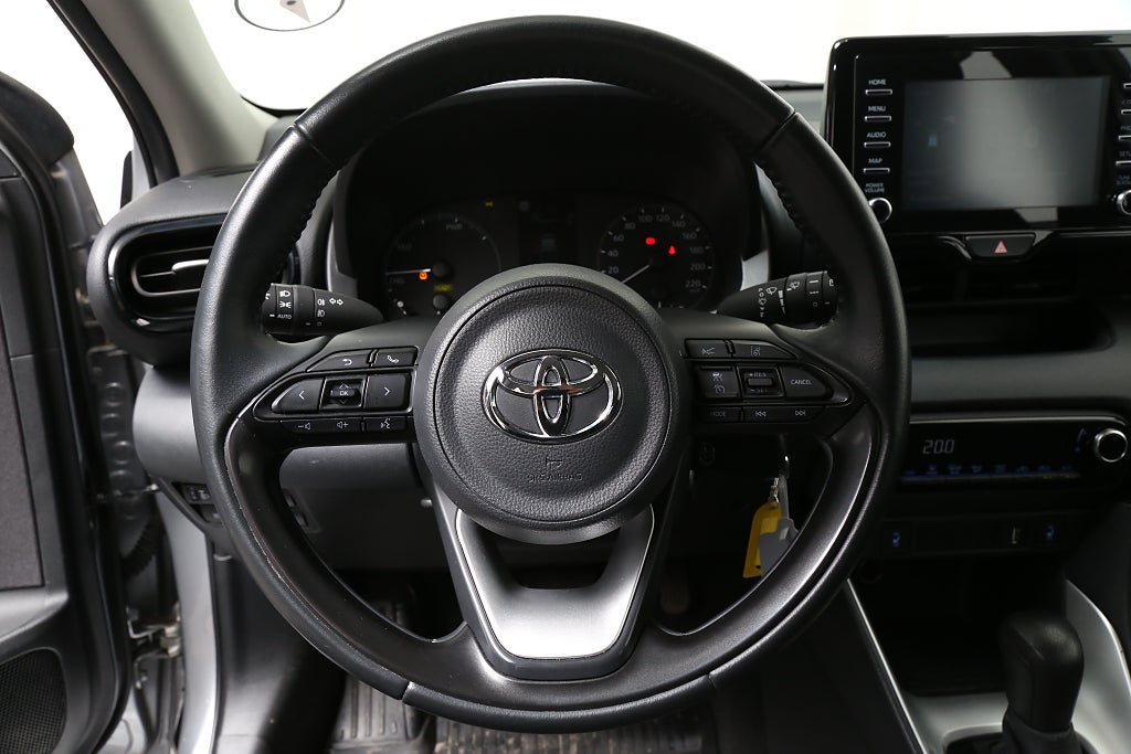 Toyota Yaris Hybrid Active Aut 5D Kamera PDC Blåtand 2023