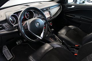 Halvkombi Alfa Romeo Giulietta 15 av 26