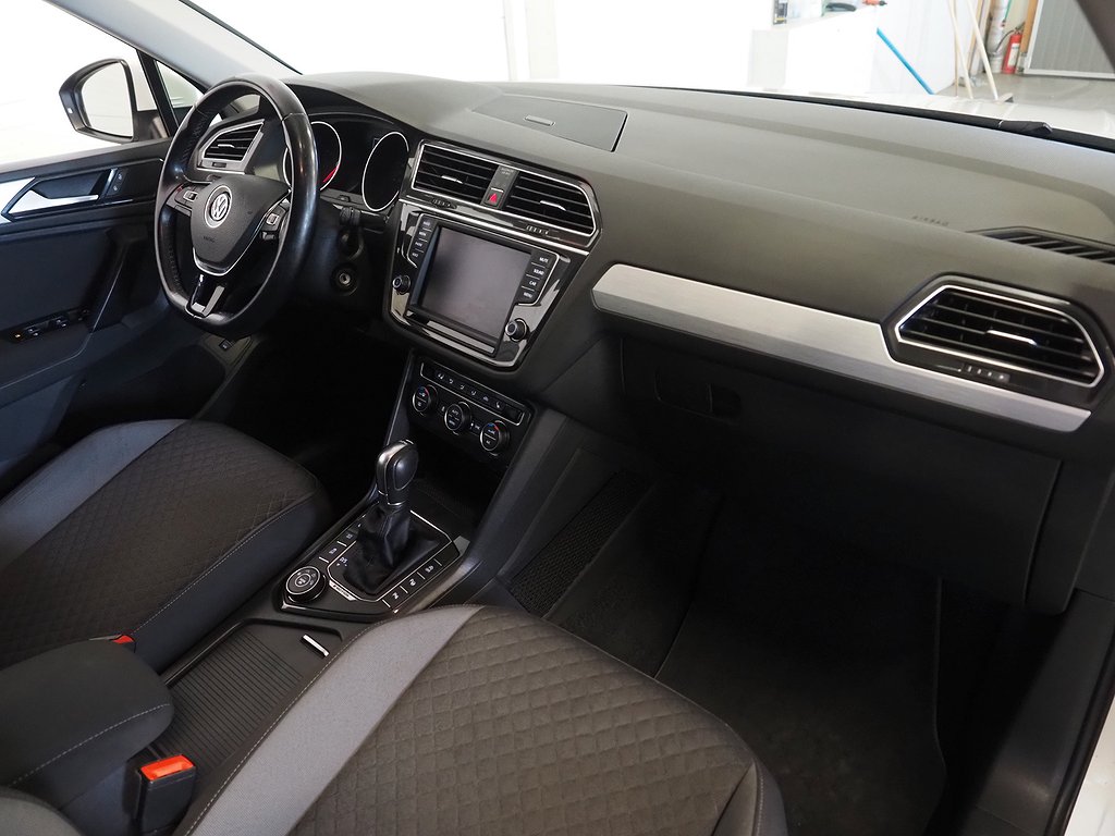 Volkswagen Tiguan 1.4 TSI 150hk 4Motion Drag Kamera Värmare 2017