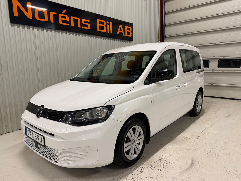 Volkswagen Caddy 2.0 TDI 5-SITS LIFE CARPLAY 1 ÄGARE MOMS/LEASBAR Euro 6