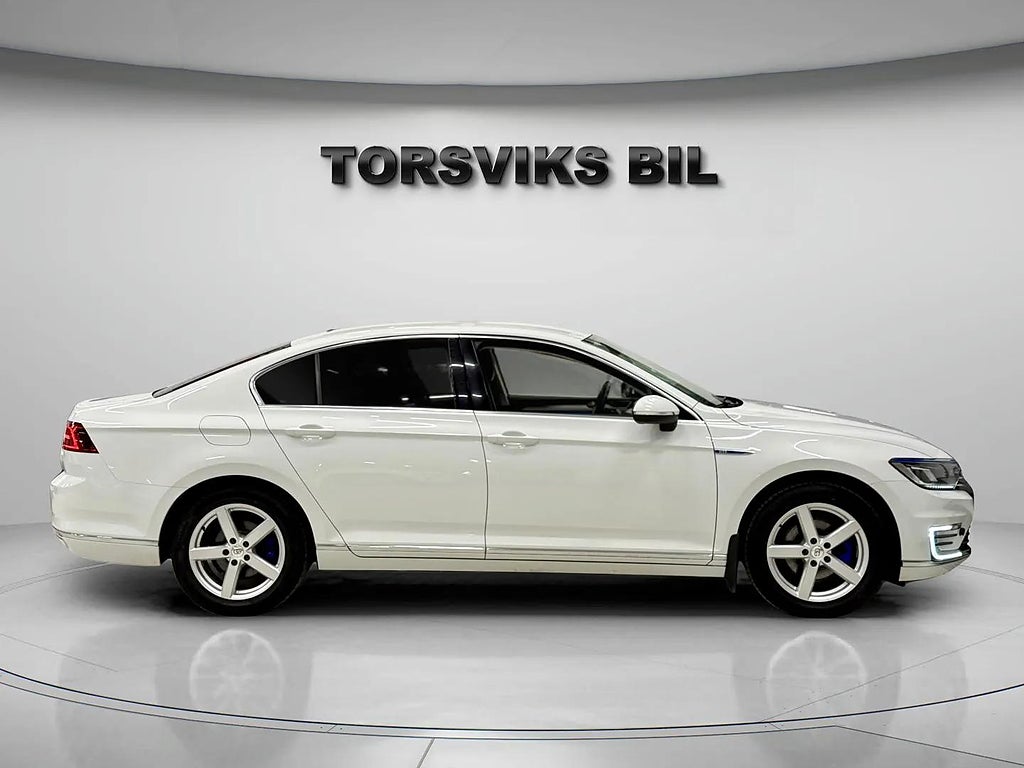 Volkswagen Passat GTE 1.4 TSI ACT GTE S&V hjul, Fullservad, Garanti - miniatyr 7