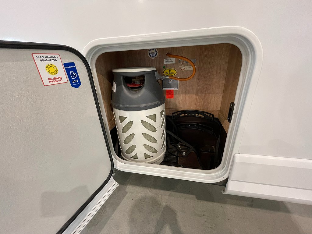 Knaus Sky TI 700 MEB  /Hyd-stöd/AC bodel/Solcell/Badrum bak - Knaus