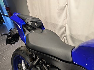 Yamaha YZF-R7 Icon Blue / Finns för beställning!