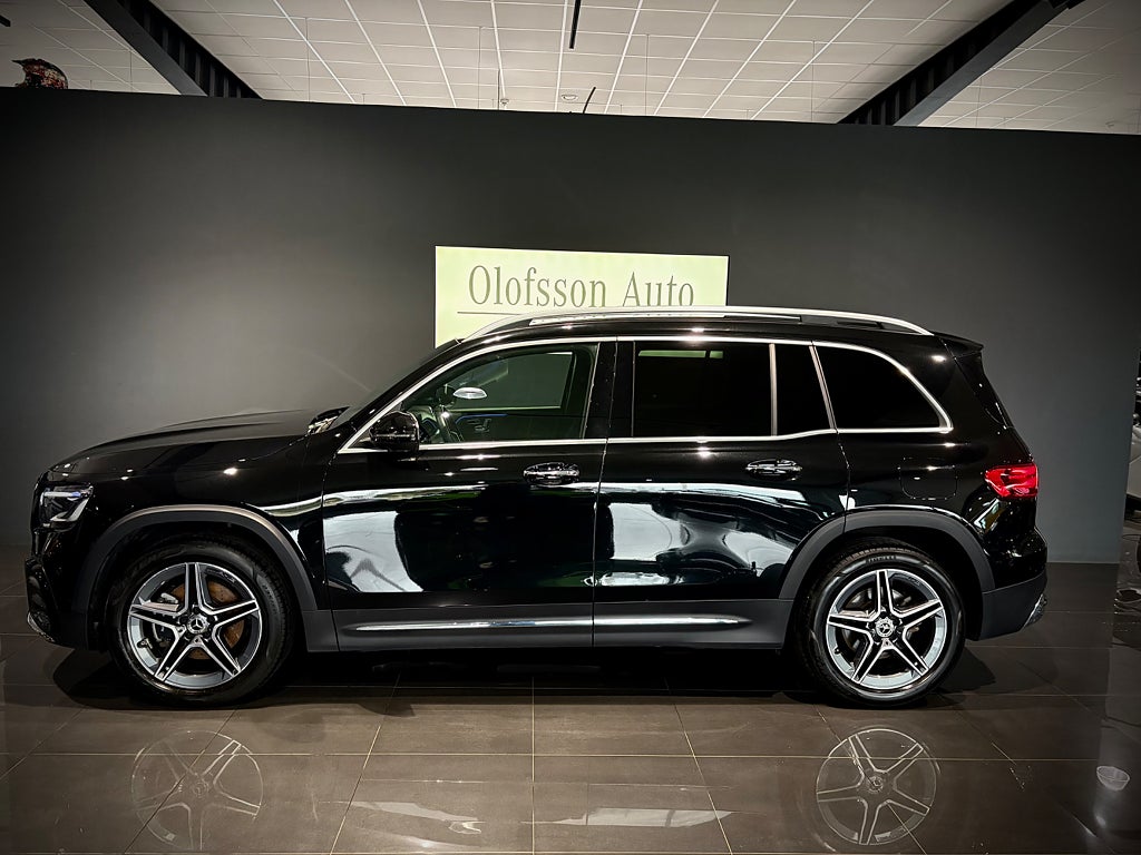 Mercedes-Benz GLB 200 AMG Premium 7sits Värmare Elstolar Drag - bild 2