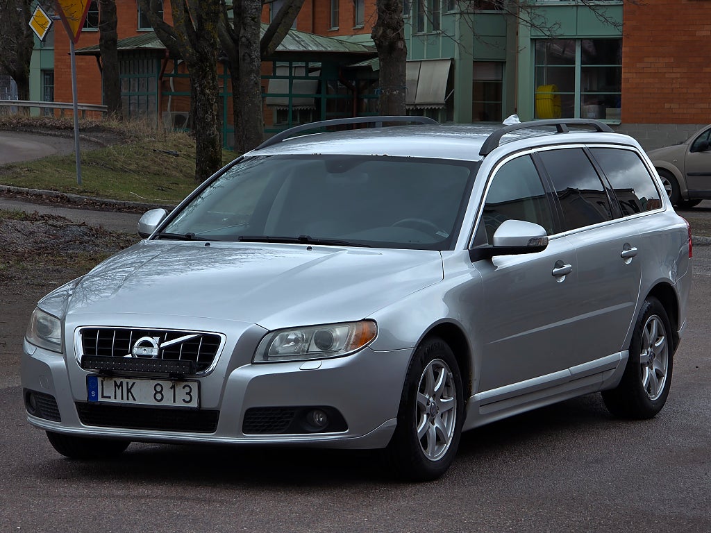 Volvo V70 2.4D Geartronic Dieselvärmare Dragkrok AUTOMAT