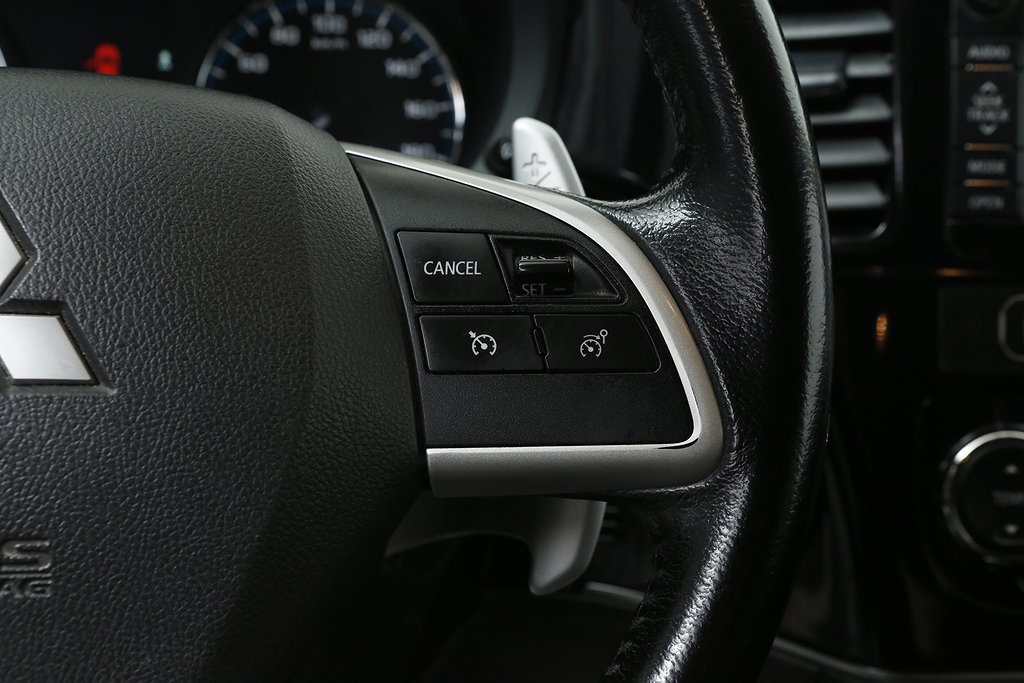 Mitsubishi Outlander Plug-in hybrid 4WD Aut Extraljus Drag 2014