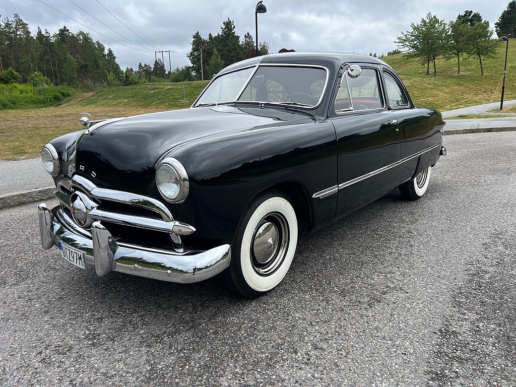 Ford Custom Club Coupé 3.9 V8