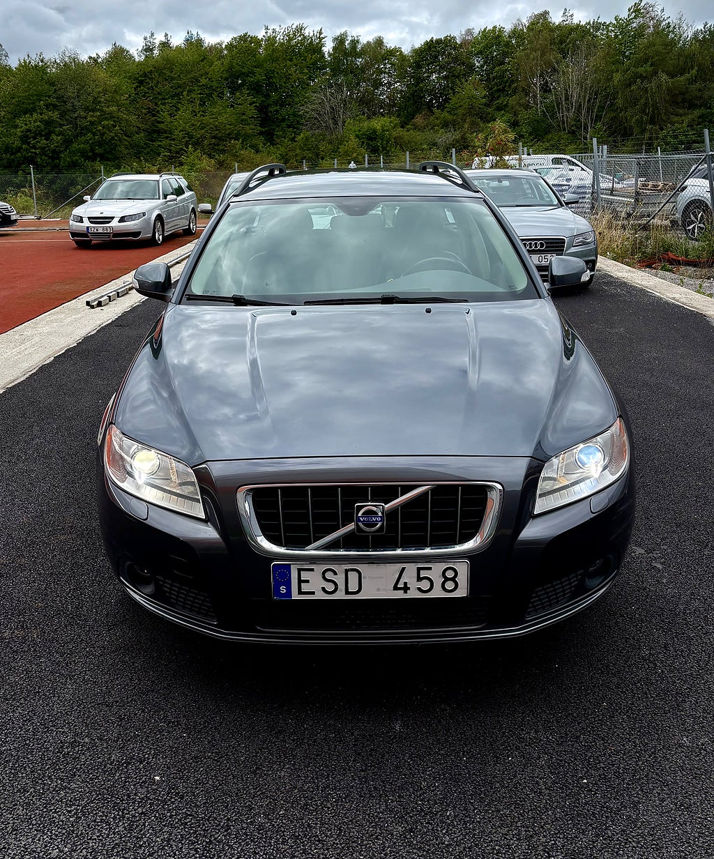 Volvo V70 2.0F Momentum 
