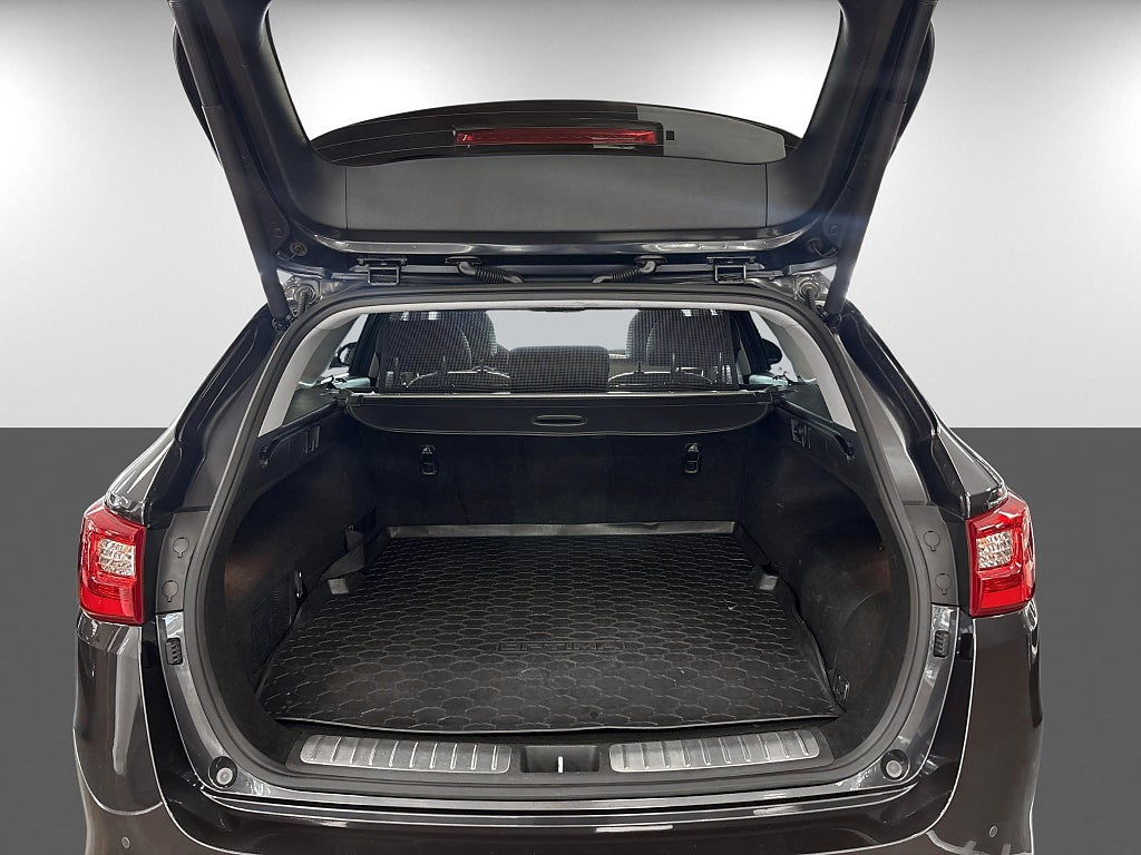 Kia Optima Sport Wagon PHEV Advance Plus 2