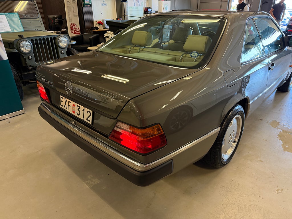 Mercedes-Benz 300 1990 - miniatyr 10