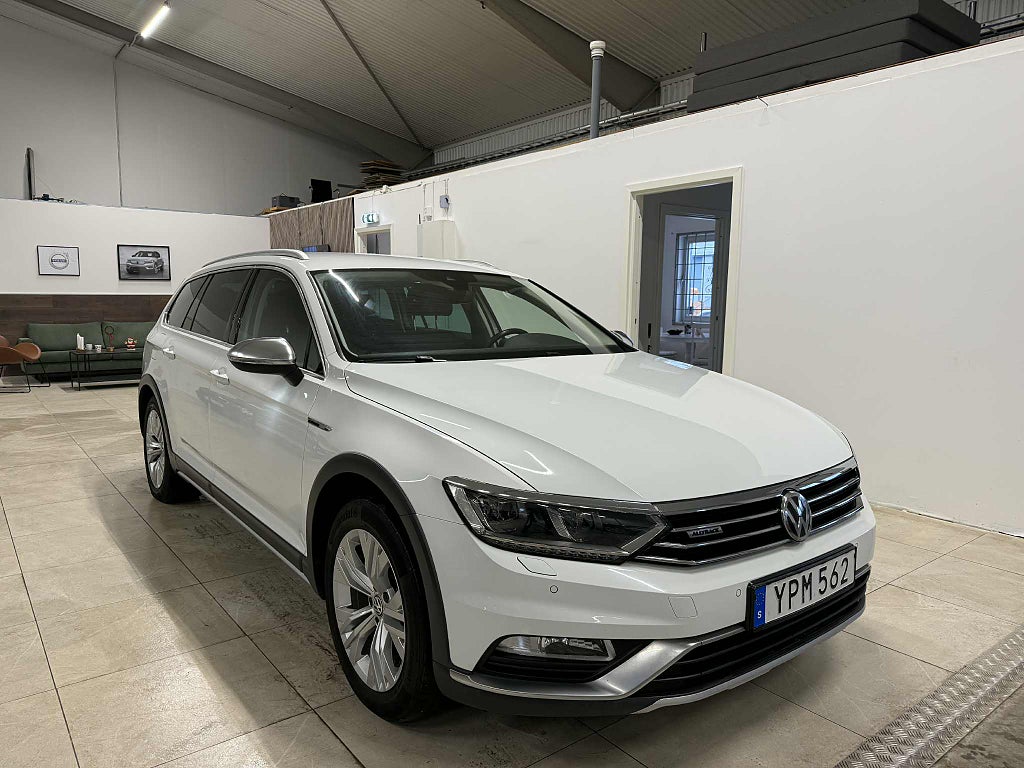 Volkswagen Passat Alltrack 1 Ägare Cockpit 2.0 TDI SCR 4Motion Euro 6