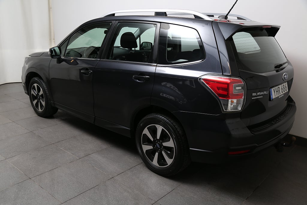 Subaru Forester 2,0D 147hk XS 4WD Aut Kamera Motorv Drag 2016