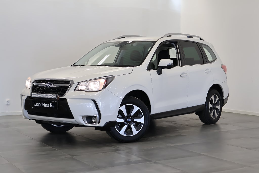 Subaru Forester 2.0 4WD Lineartronic Värmare Drag V-Hjul B-Kamera
