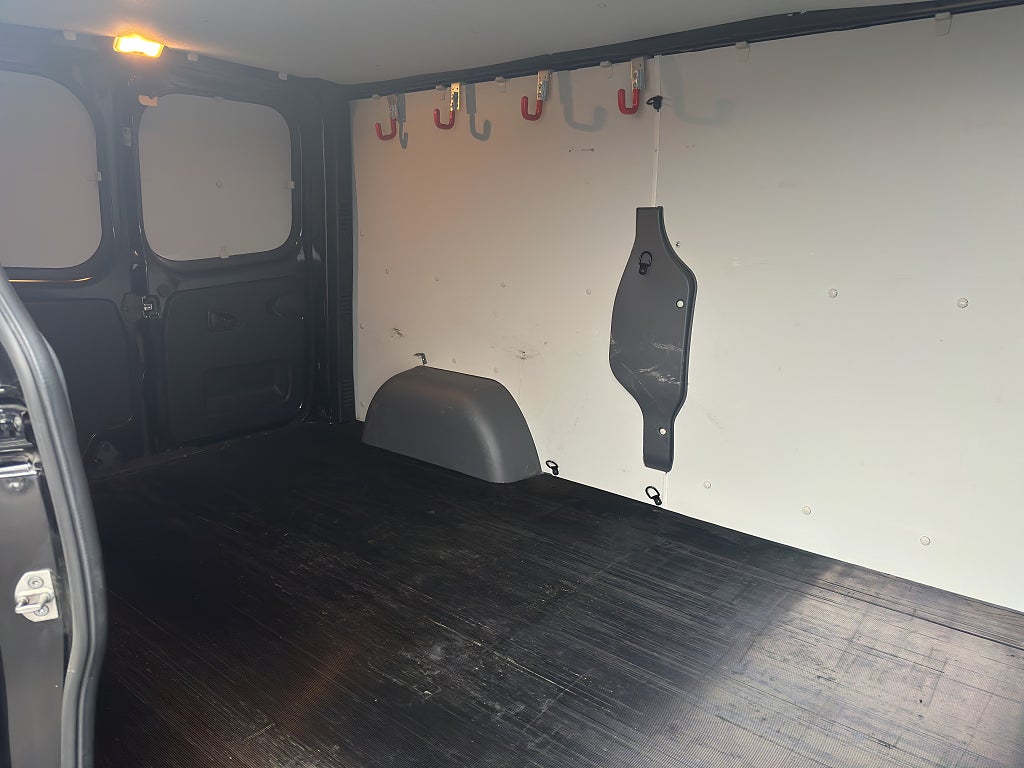 Renault trafic Skåpbil 3.0t 2.0 170hk dCi EDC  Racing Spirit - bild 8