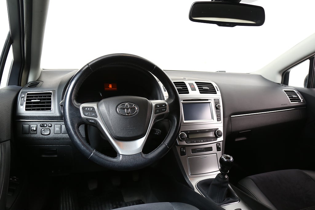Toyota Avensis 1,8 147hk Edition 50 Kombi Navi Motorv Dragkrok 2015