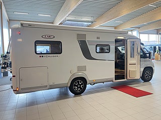 Husbil-halvintegrerad LMC T681 4 av 26