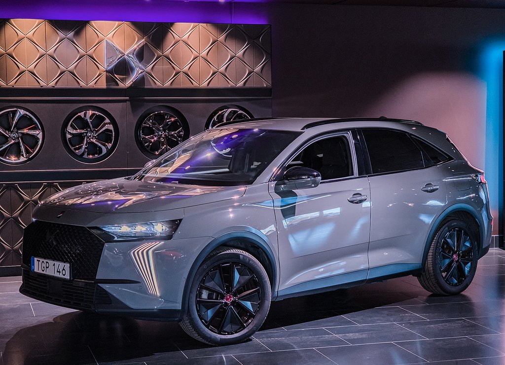 DS 7 Crossback E-Tense Performance Line+ 300hk 4x4 