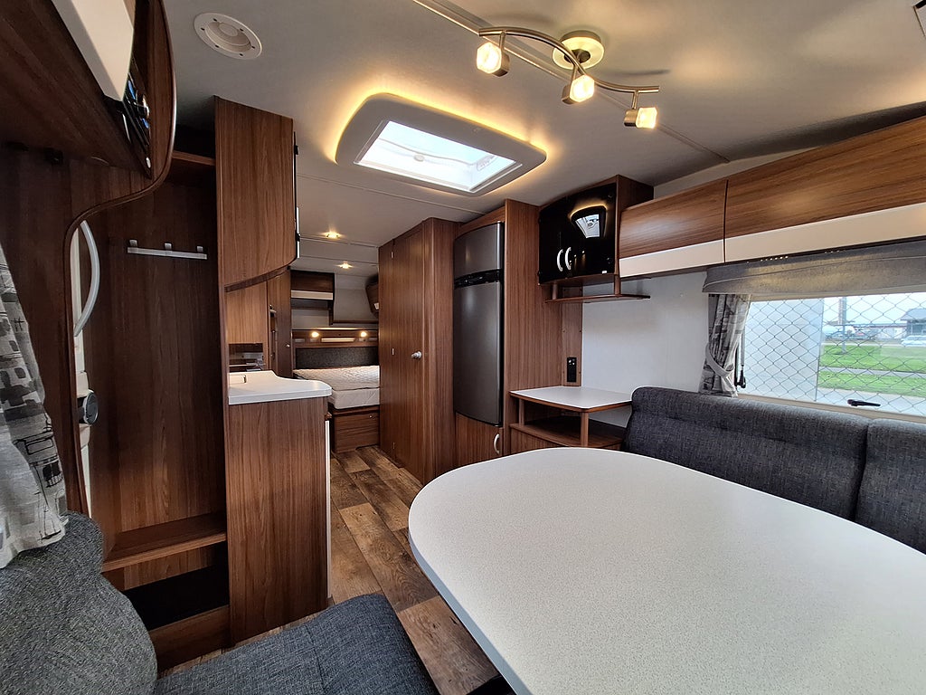 Polar Edition 590 BK 2.5 Barnkammare, Tält -2023