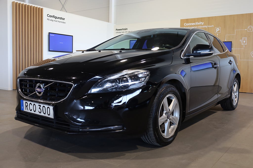 Volvo V40 T3 AUT Momentum Värmare PDC Blåtand 2016