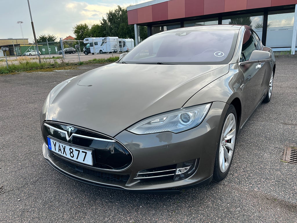 Tesla Model S P90D