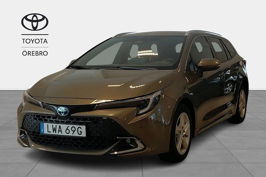 Toyota Corolla Touring Sports Hybrid 1.8 Style Drag V-hjul