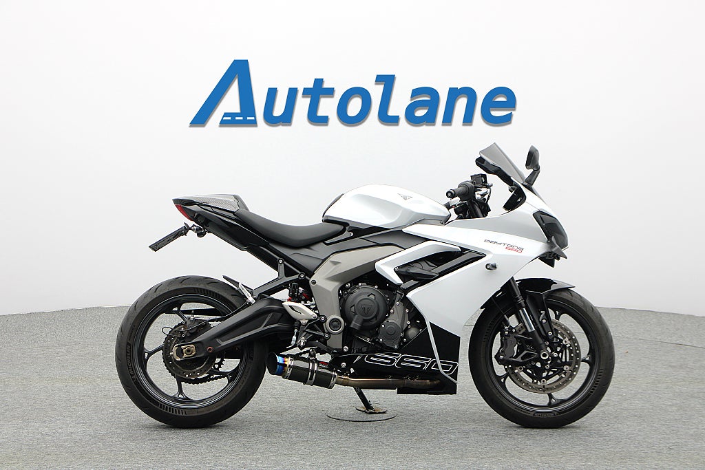 Triumph Daytona 660 *Black Widow Helsystem Quickshifter