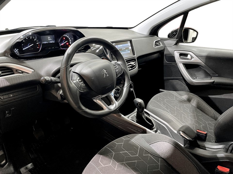 Bild på Peugeot 2008 Active 1.2 PT 82hk - FARTHÅLLARE,P-SENSOR BAK