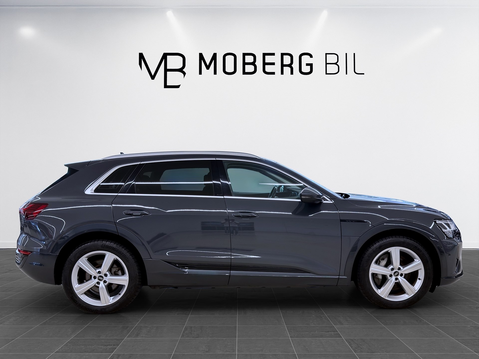 Audi Q8 55 e-tron quattro 408hk 2024, bild 5/77