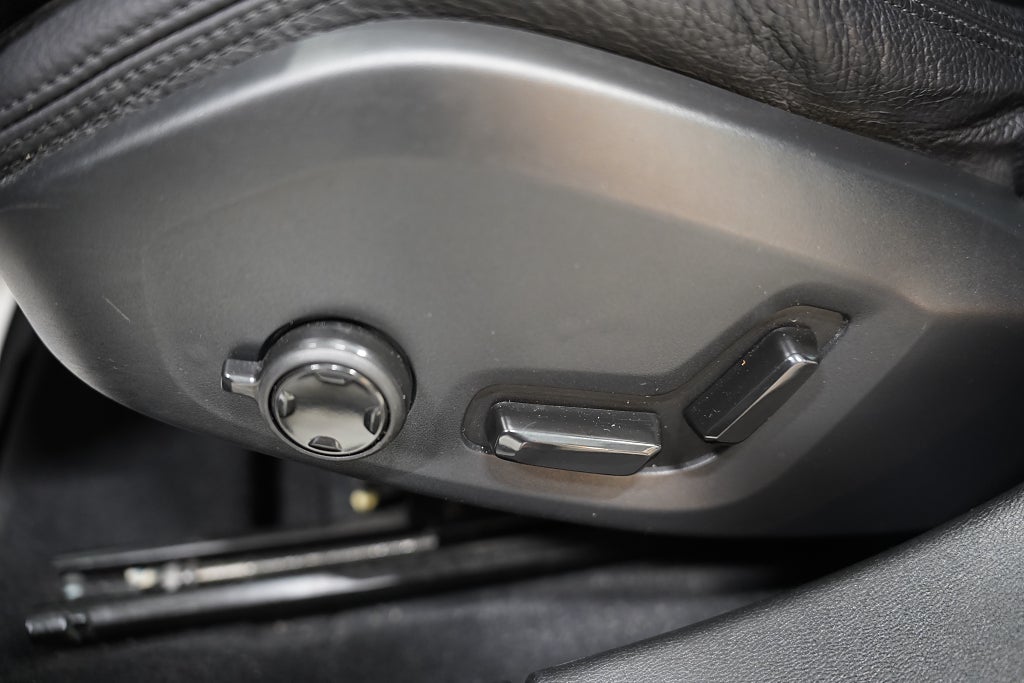 Volvo V60 D3 Geartronic 150hk R-Design D-värmare VOC Skinn