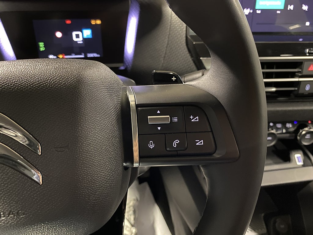 Bild på Citroën C4 X SHINE 1.2 PureTech 130hk AUT Back/Nav