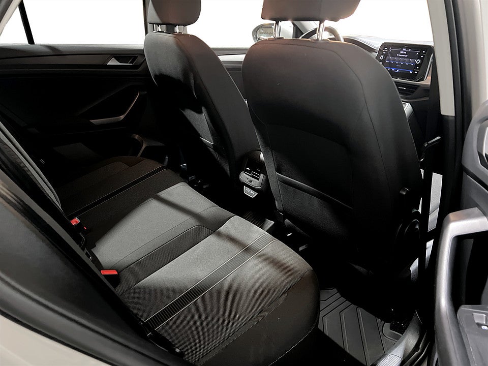 Bild på Volkswagen T-Roc Base 1.5 TSI 150hk Aut - CARPLAY, P-SENSORER