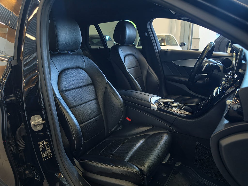 Mercedes-Benz C 220d / AMG / Drag / Backkamera / Navigation /
