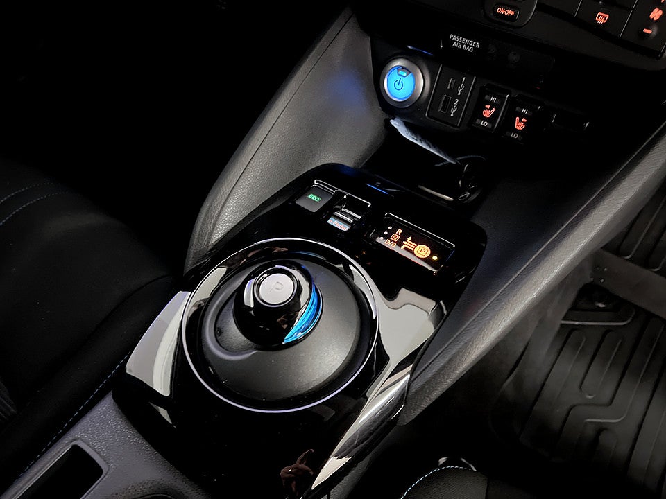 Bild på Nissan Leaf N-Connecta 5D 39kWh 150hk Aut P-SENSORER NAVI