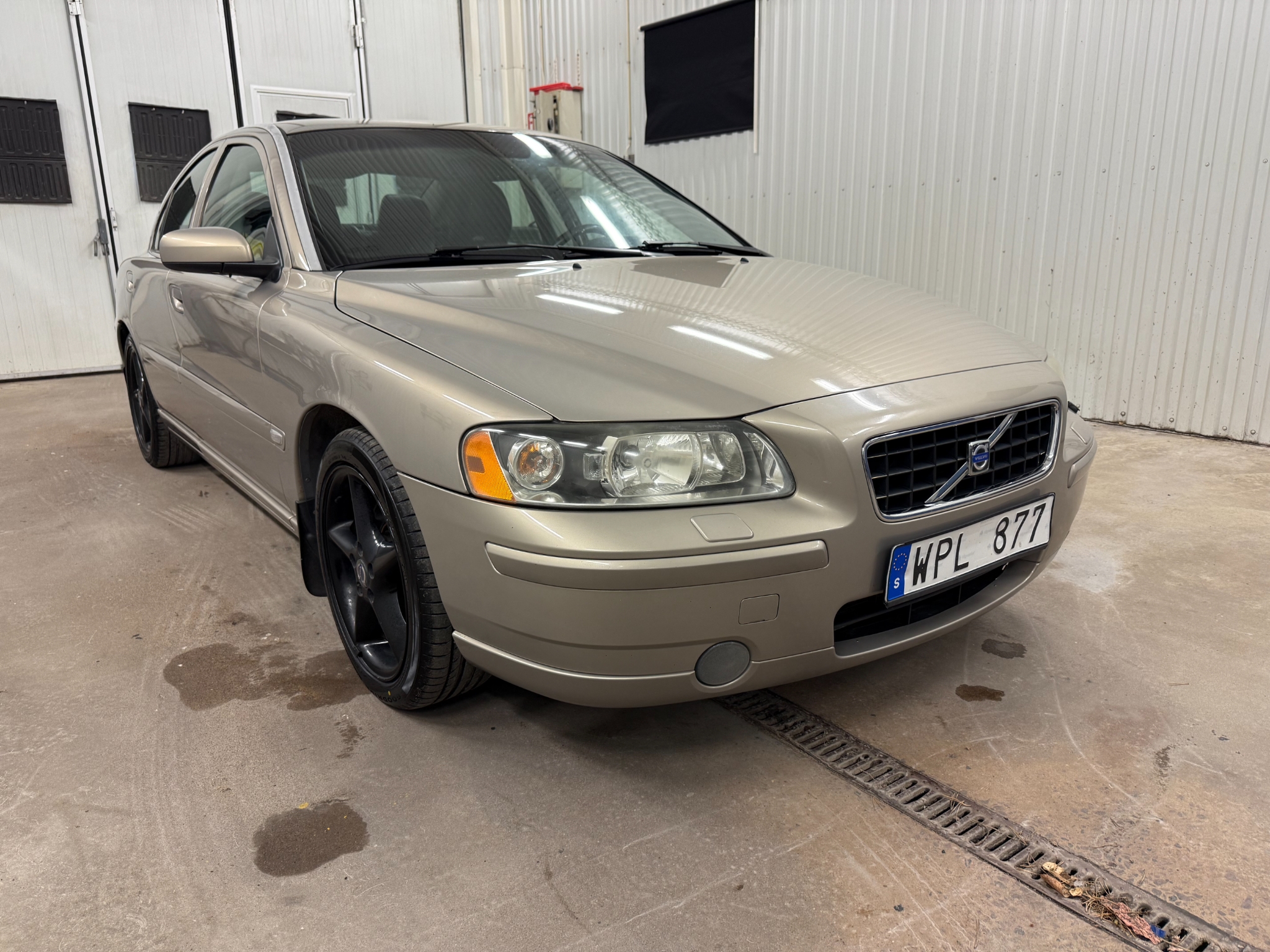 Volvo S60 2.5T Momentum 210Hk 2005, kuva 3/37