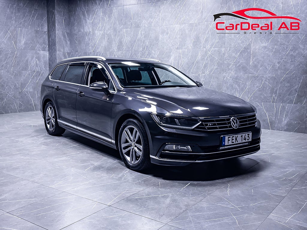 Volkswagen Passat 2.0 TDI R-Line Cockpit Värmare LED-ramp Kamera CarPlay