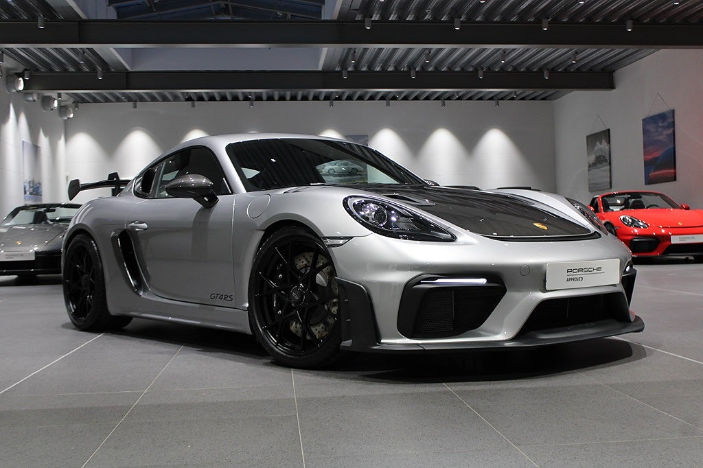 Porsche 718 CAYMAN GT4 RS