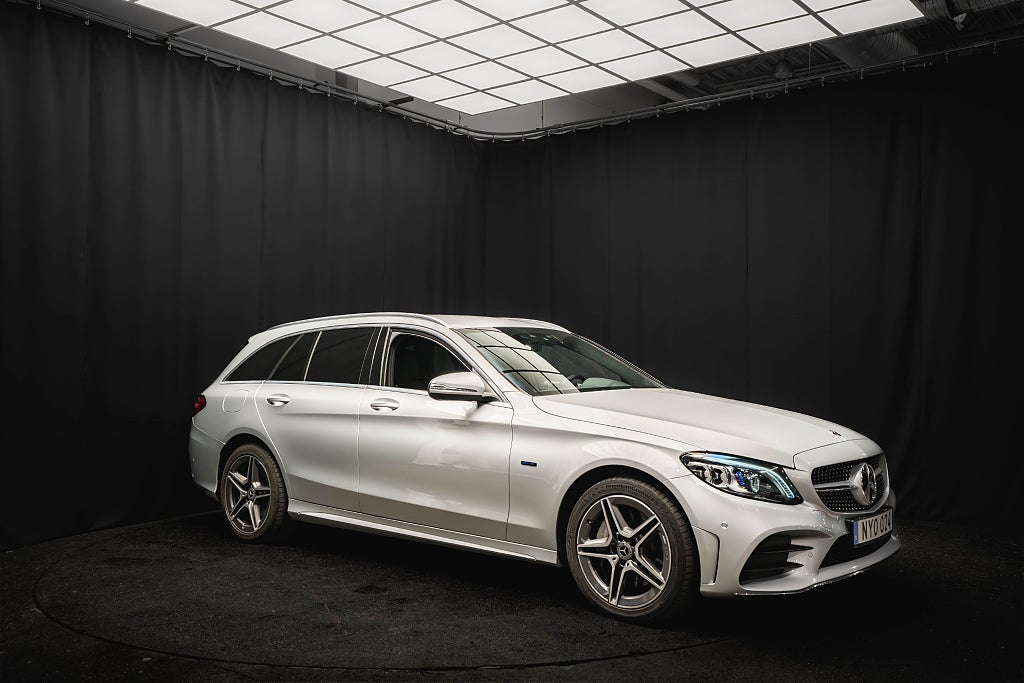 Mercedes-Benz C 300 de T AMG LINE DRAG BURMESTER KAMERA COCKPIT