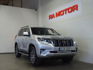 SUV Toyota Land Cruiser 1 av 29