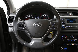 Halvkombi Hyundai i20 13 av 22