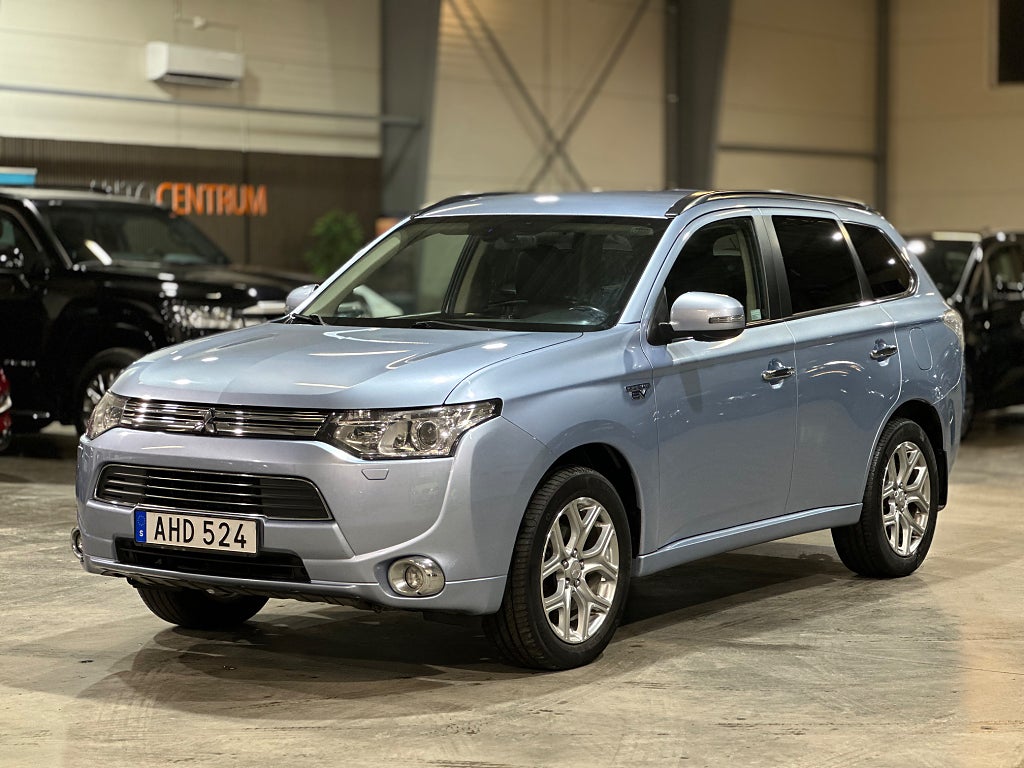 Mitsubishi Outlander PHEV CVT Business Drag B-Kamera 203hk
