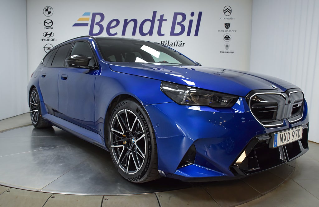 BMW M5 Touring | Ultimate Package | Keramiska bromsar | B&W