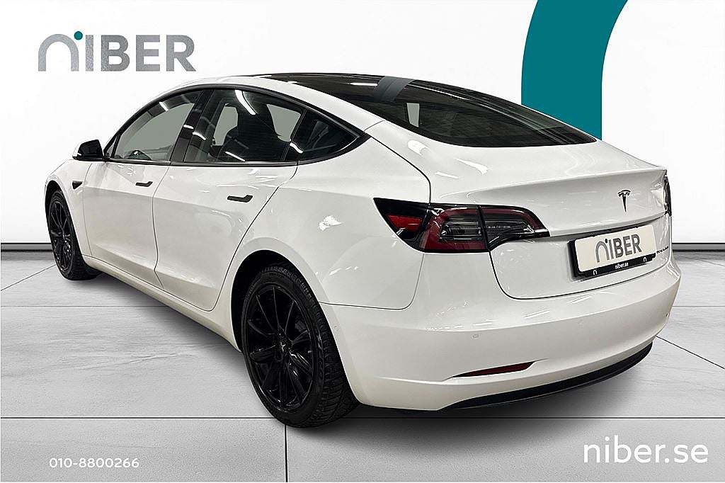 Tesla Model 3 Long Range AWD, FR 2,95%, Pano, Autopilot