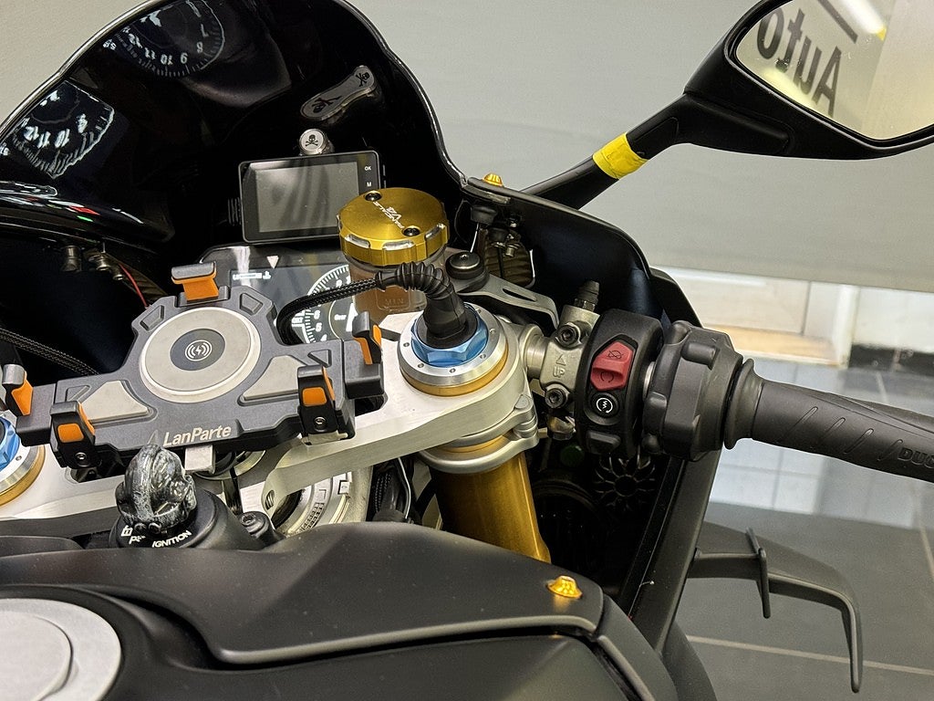 Ducati Panigale V4S DQS | Ventiljusterad | Kamera | Öhlins | Nytt däck