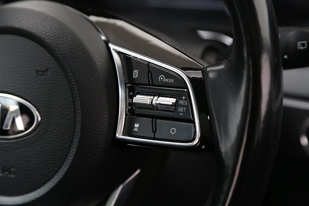 Kia Ceed Sportswagon Plug-in Plus 2 Panorama Skinn Drag Värmare 2021