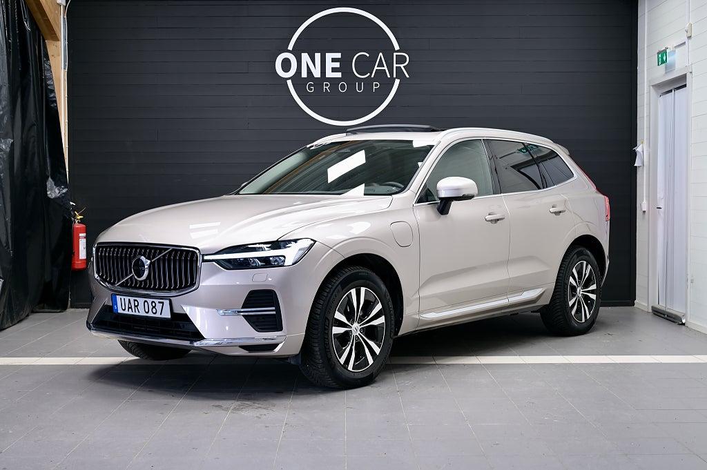 Volvo XC60 Recharge T6 AWD Core Edition MOMS Pano