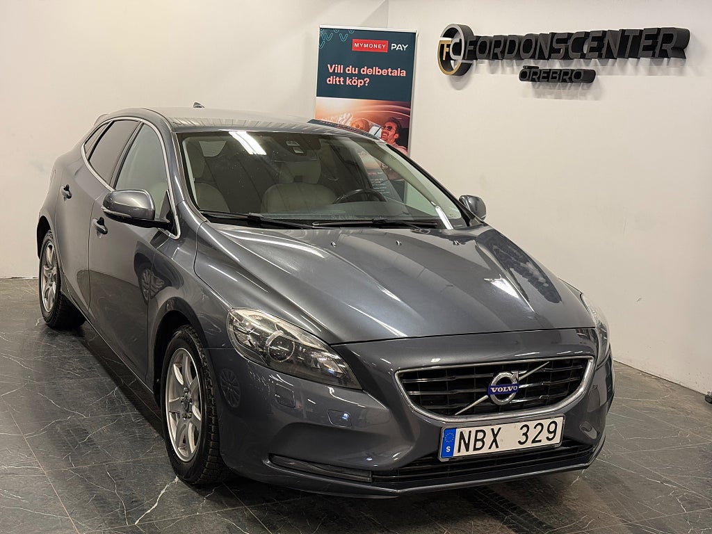 Volvo V40 D3 Geartronic Momentum | D-Värmare | B-Kamera | Drag |