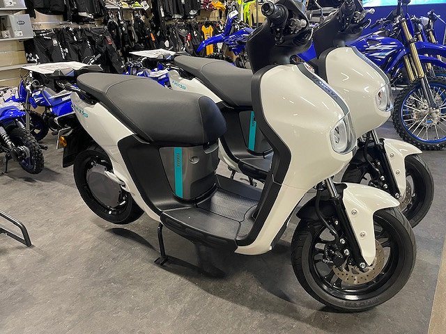 Yamaha REA Neos el-moped  dubbel batteri ingår SPARA 20000kr